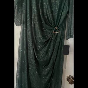Green Sparkle Long-Sleeve Midi Dress with Side Buckle
